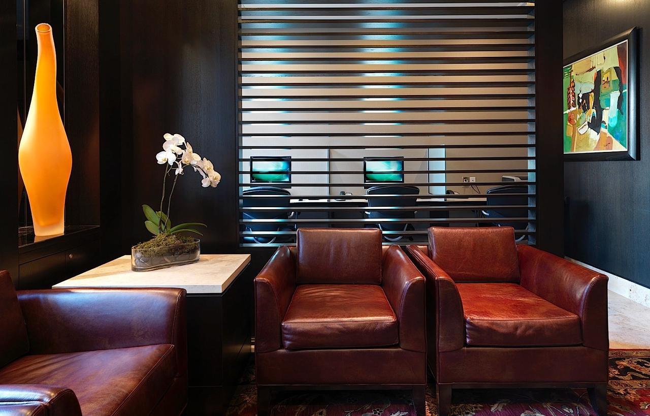 The St. Regis Hotel Vancouver Exterior photo