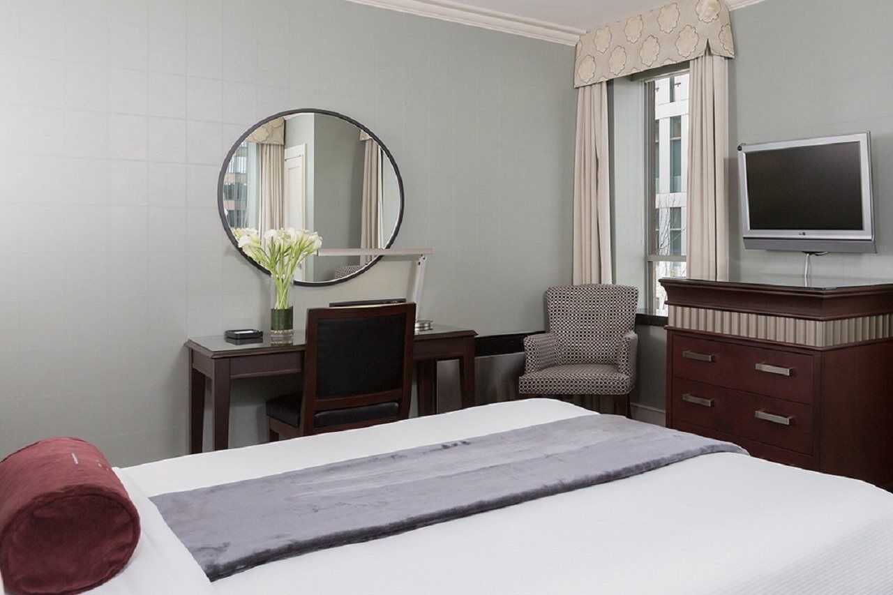 The St. Regis Hotel Vancouver Exterior photo